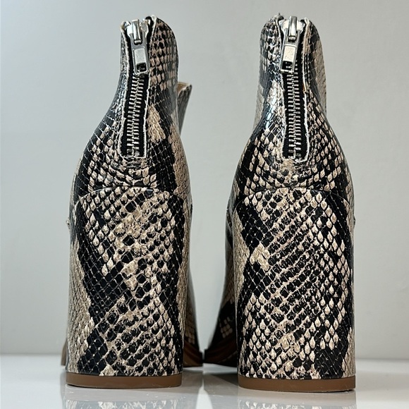 Steve Madden Cedar Snake Skin Print Ankle Booties Size 8 - Picture 6 of 15